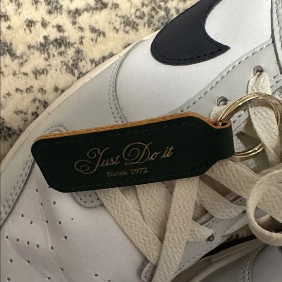 EUC Nike Dunk Low Men’s sneakers. US Size 10. - Picture 6 of 10